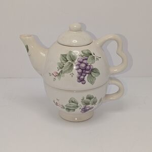 Pfaltzgraff Grapevine Tea For One, Teapot & Cup with Lid 6 Inches Tall